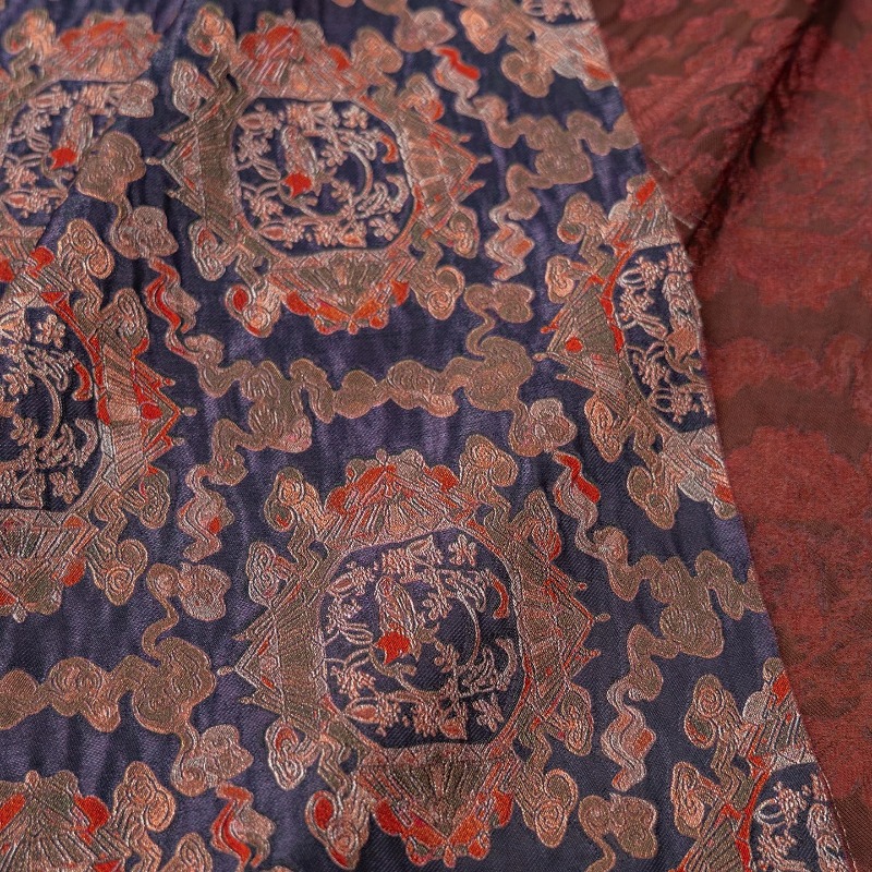 Purple Red Rayon Floral Jacqua - مراجعة Sewing Fabric وسعره