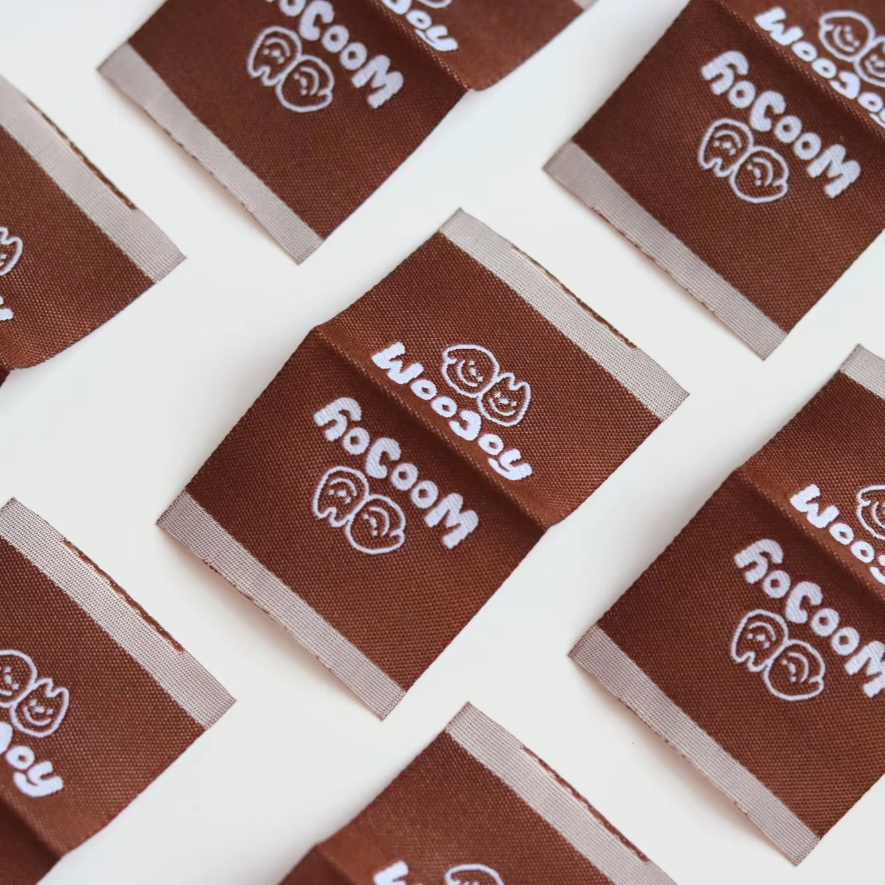 Luxury Custom Woven Labels Dam - مراجعة Sewing Labels وسعره