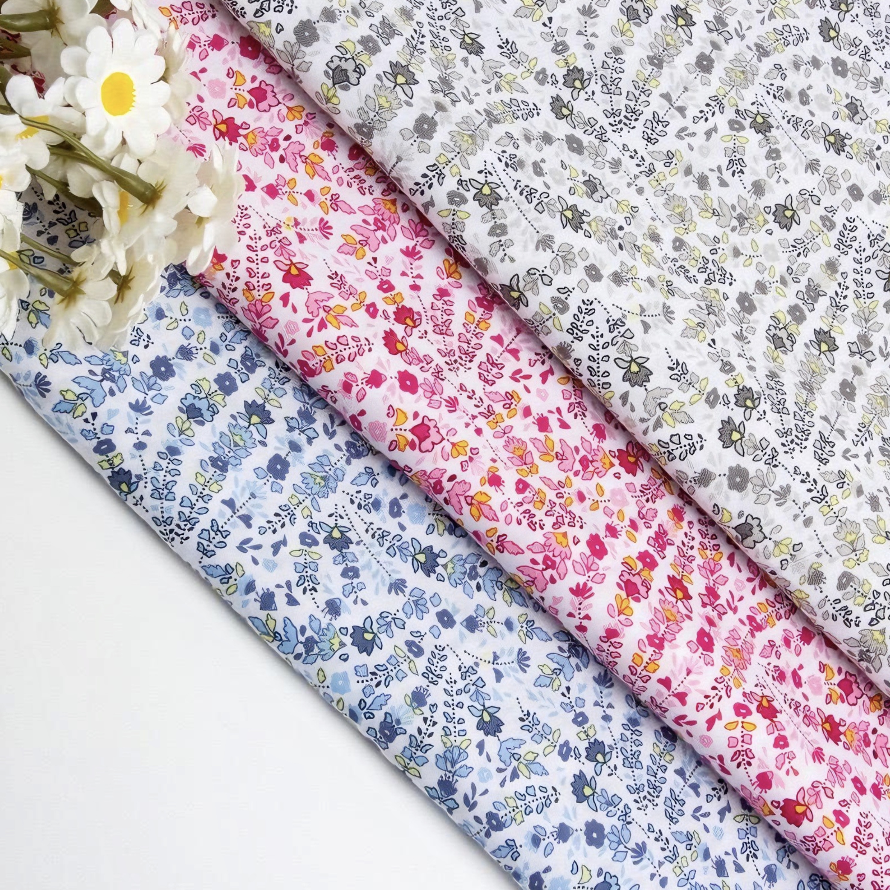Vintage Floral Printed Fabric  - مراجعة Is Sewing A Textile Craft وسعره